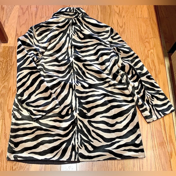 Women’s Large Anne Klein II Reversible Brown Shell/Faux Fur Zebra Stripe Coat - Picture 13 of 16